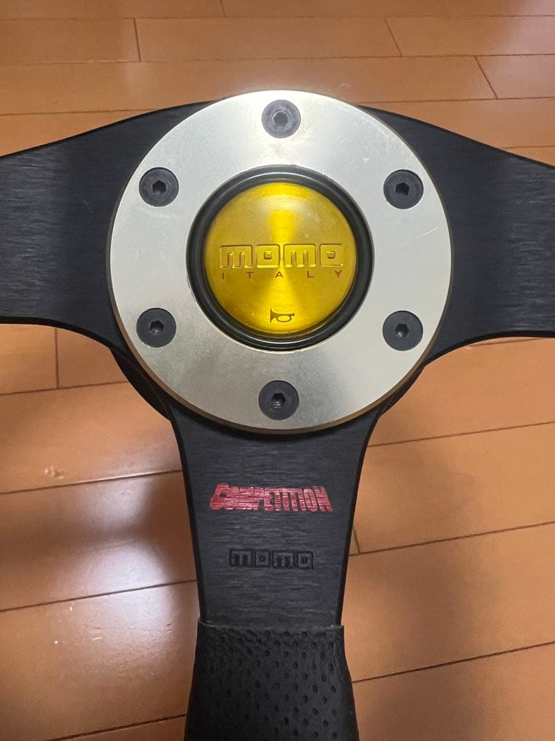 momo Competition ステアリングホイール