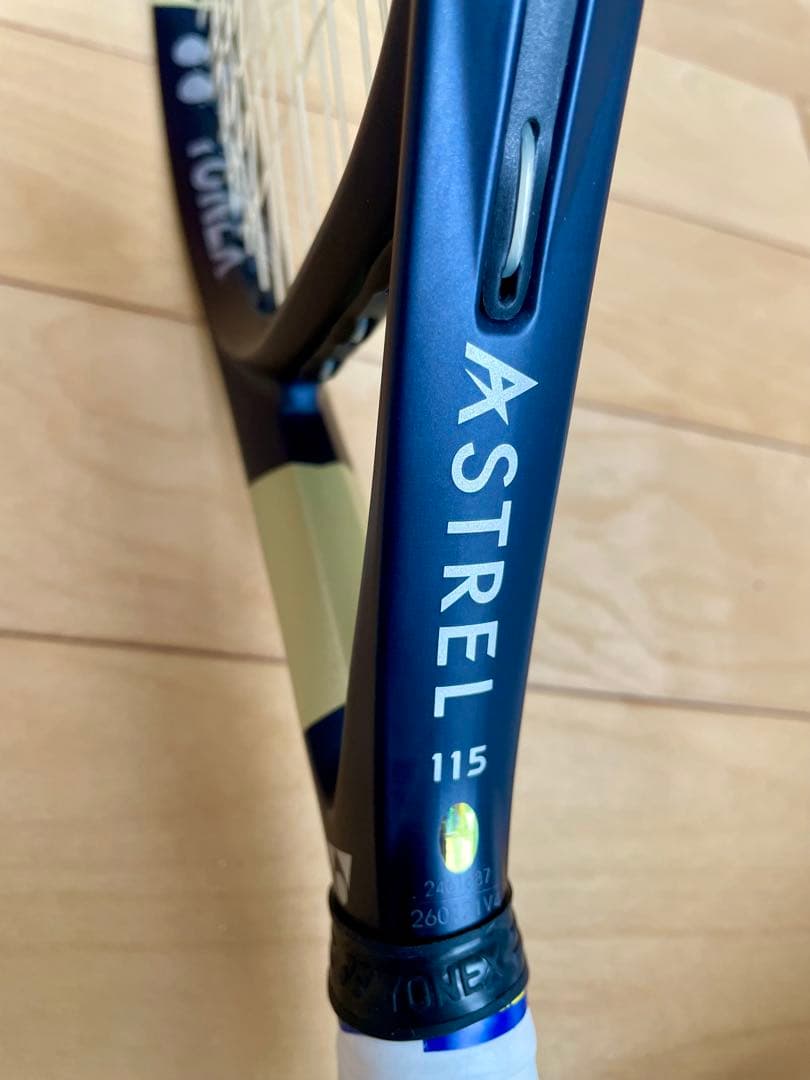 超美品♪ヨネックス アストレル 115 。ガット新同オーバーグリップ新、ケース付