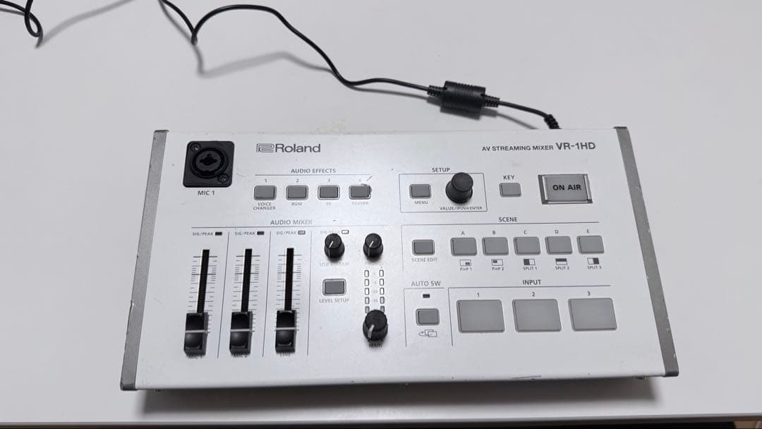 Roland VR-1HD スイッチャー
