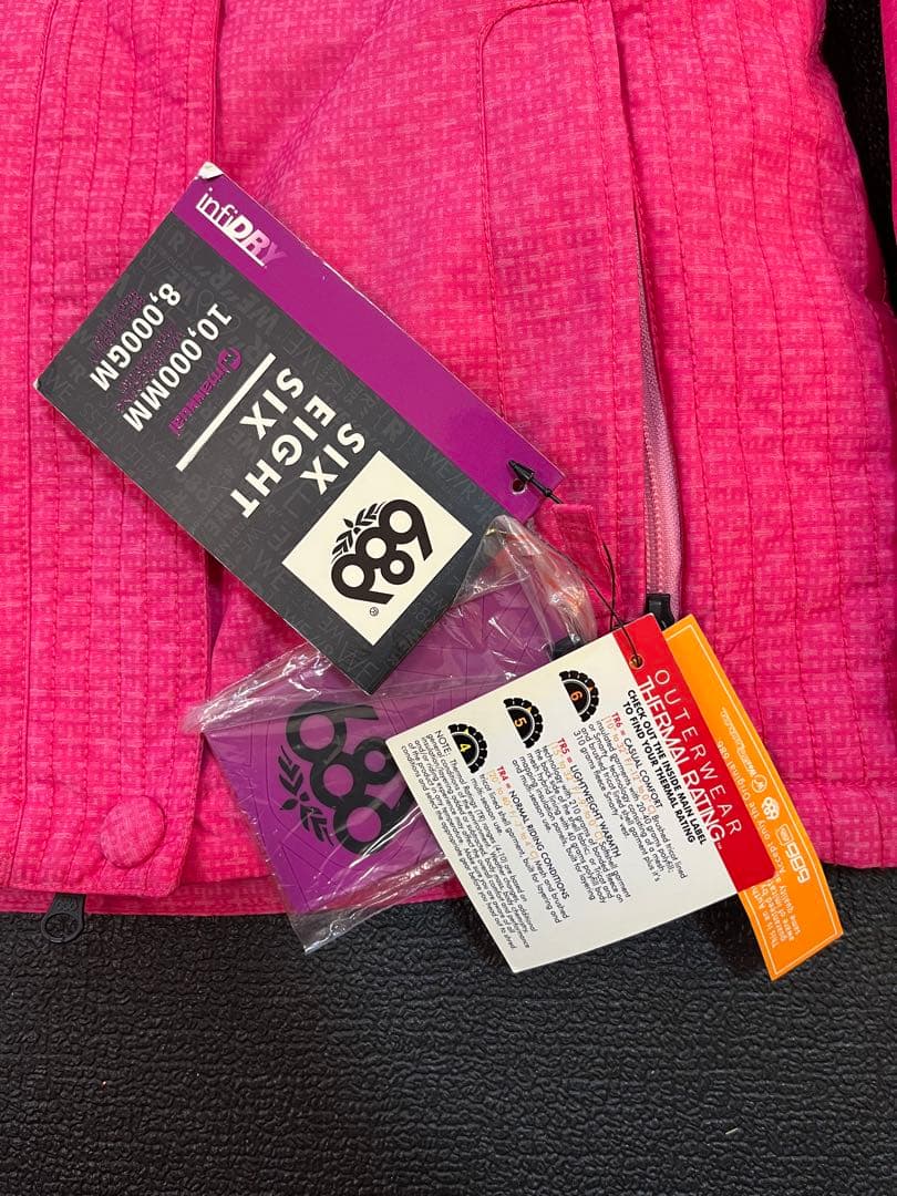 新品タグ付き 686 シックスエイトシックス レディース スノーボードウェア