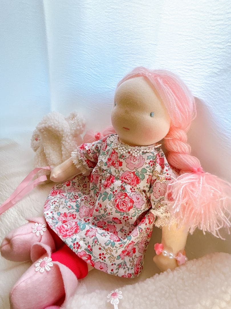 ウォルドルフ人形　桃色の女の子