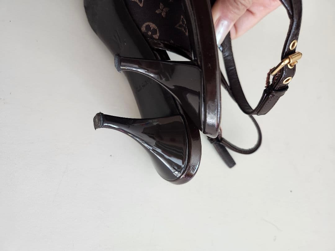 ルイヴィトン　モノグラム　レディース　ストラップパンプス　サンダル