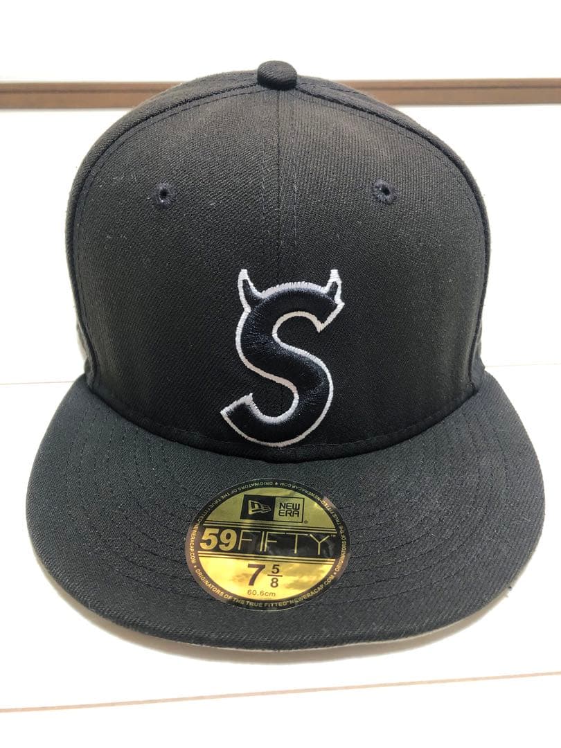 j*a様 supreme new era Sロゴツノ　キャップ