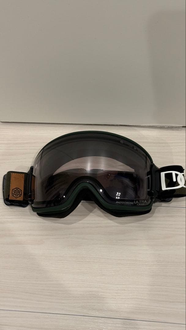 DICE BANKスノーボードゴーグル 調光レンズ