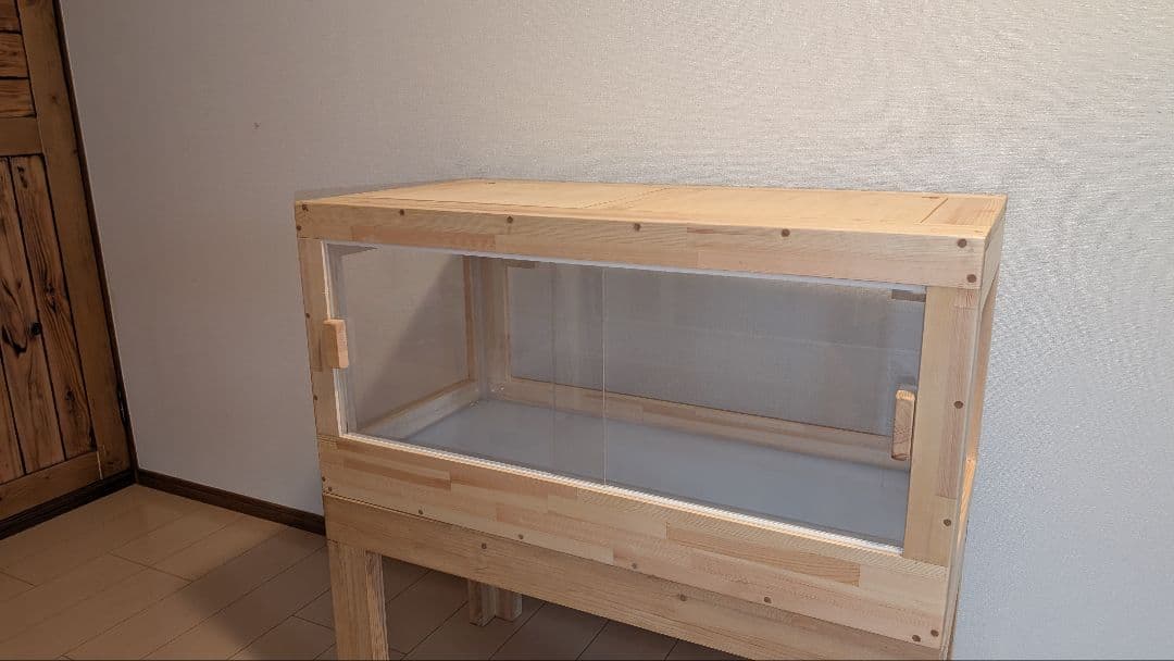 赤松集成材18ミリ幅90縦45奥行45全面アクリル板仕様木材オイル仕上げ！