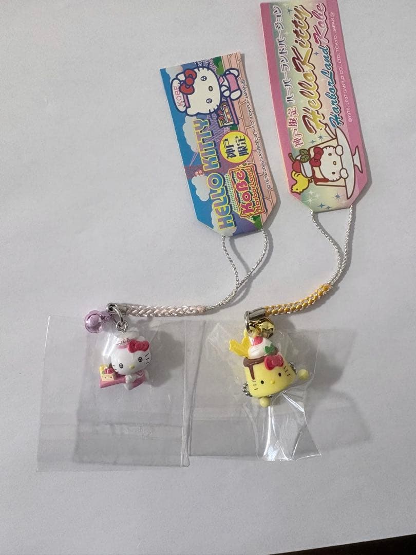 ハローキティ 神戸ハーバーランド　ご当地限定　ケーキ　根付　ストラップ　廃盤