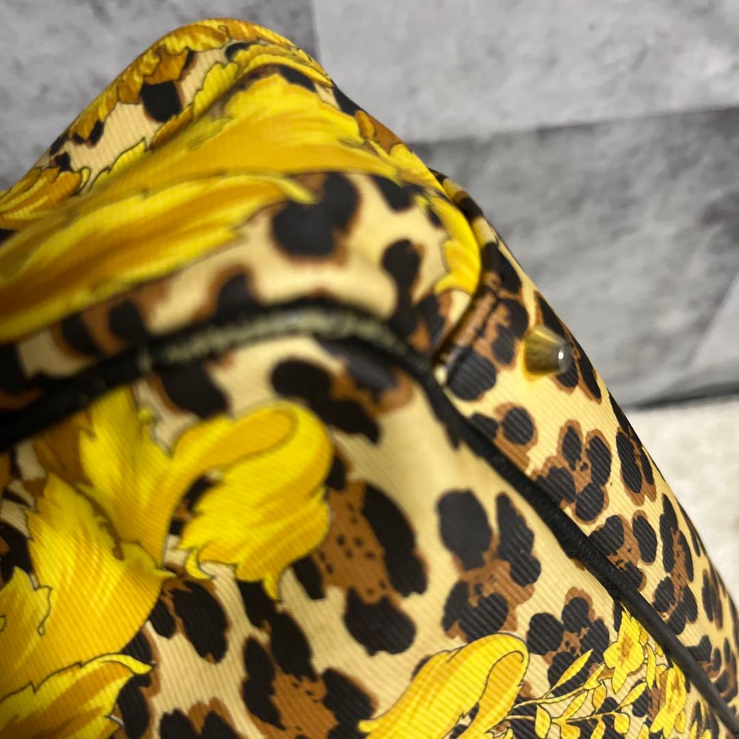 ヴェルサーチ　Versace トートバッグ　ブラック✖️ゴールド　レオパード柄