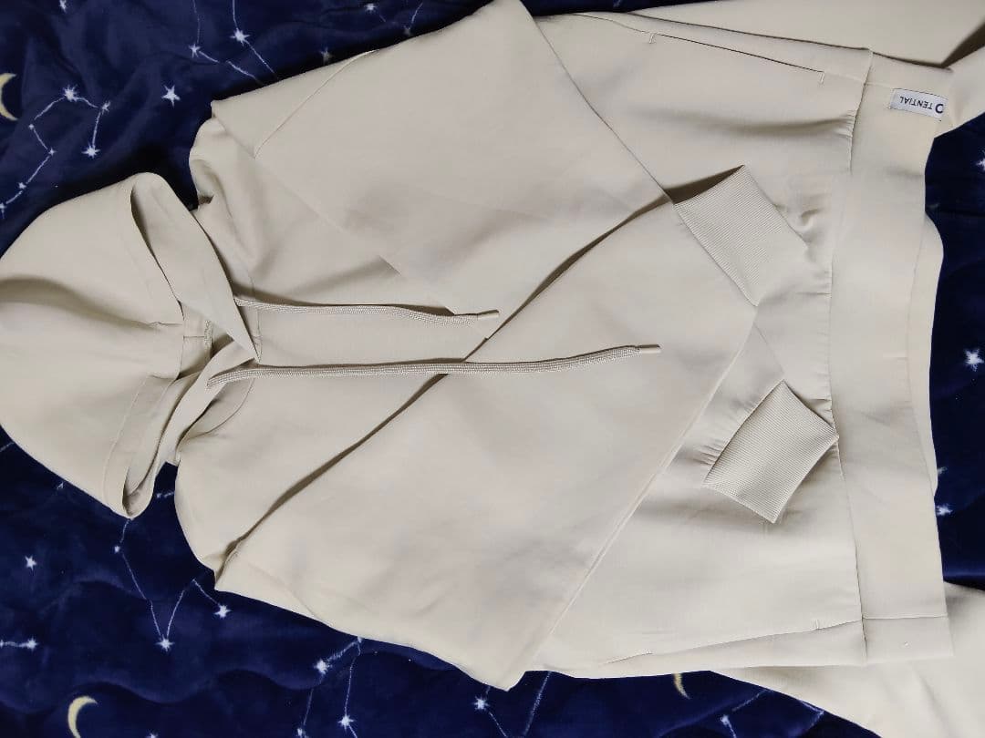 TENTIAL フード付きスウェットセット クリーム色