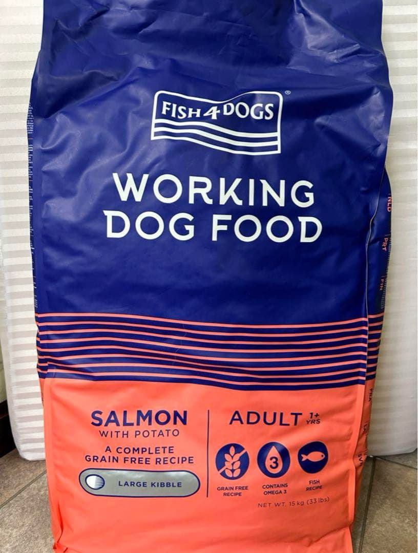 フィッシュ4ドッグ（サーモン小粒）15kg×４袋