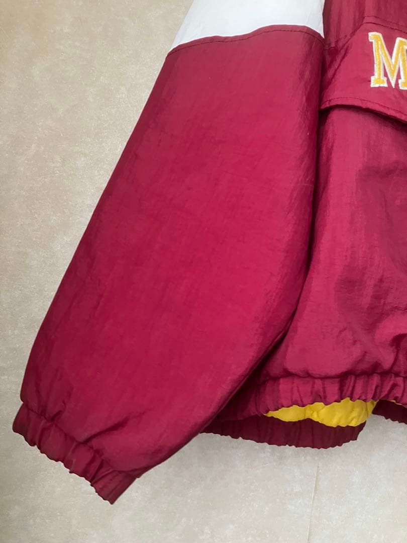 STARTER製MINNESOTA gophersアノラック選手サイン入り？