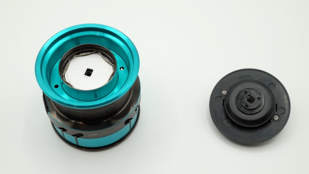 ダイワ 18エメラルダス AIR LT 3000S-CXH スピニングリール