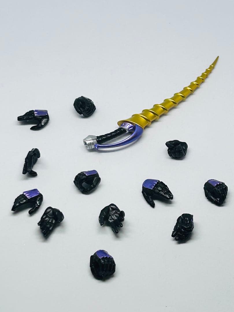 旧S.H.Figuarts仮面ライダー王蛇 アドベントカード6枚付属／説明書あり