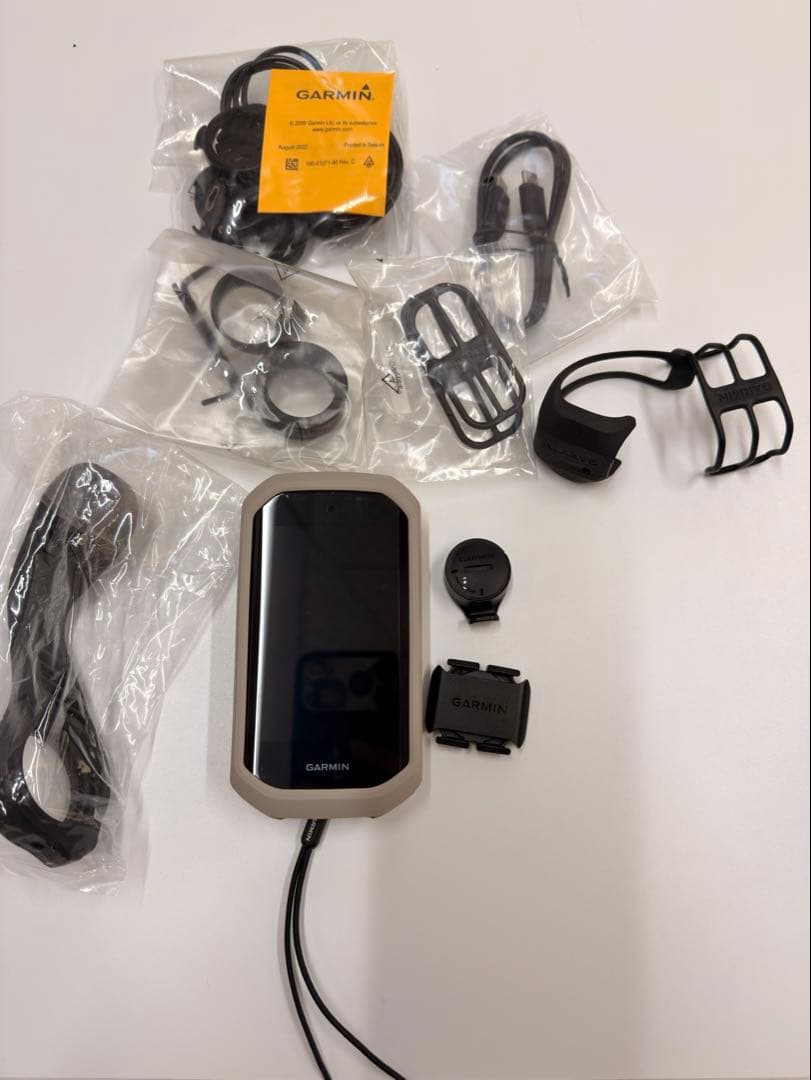 GARMIN　EDGE1050＋スピード、ケイデンスセンサーセット