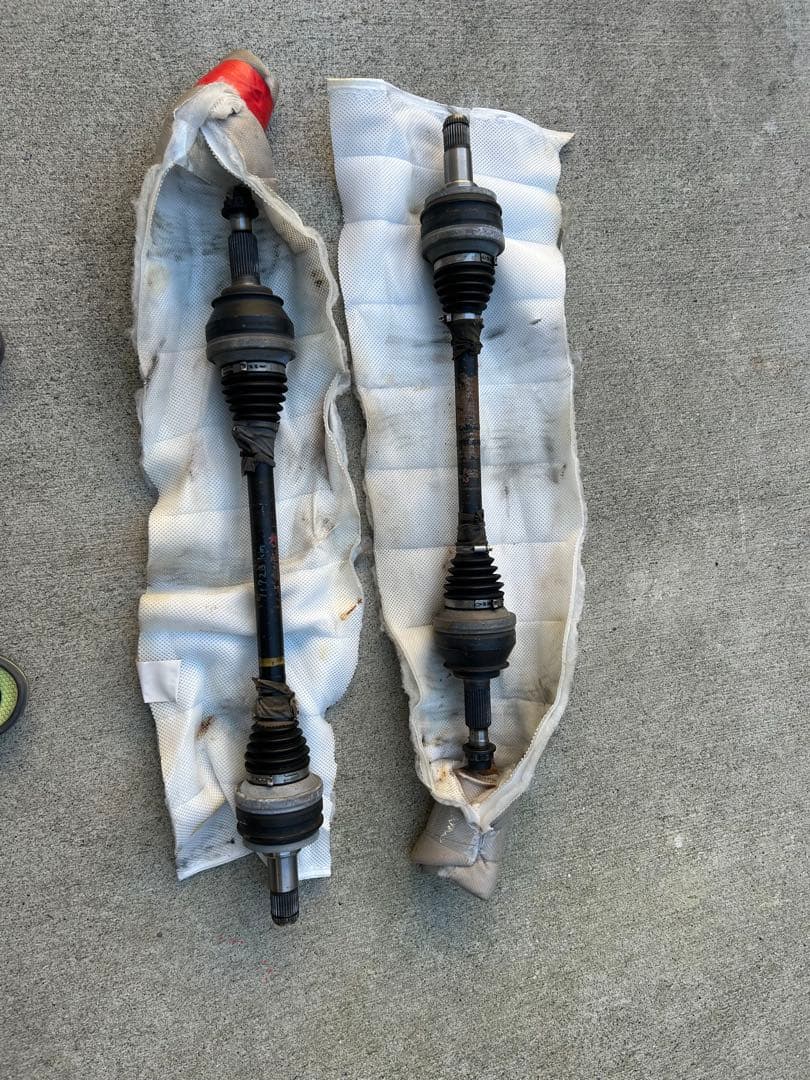 LEXUS IS350 GSE21 純正リアドライブシャフト 左右セット