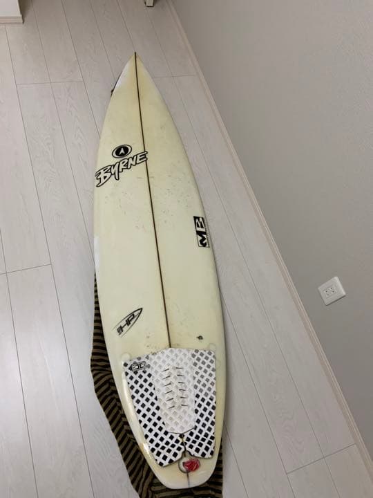 バーンのサーフボード　BYRNE