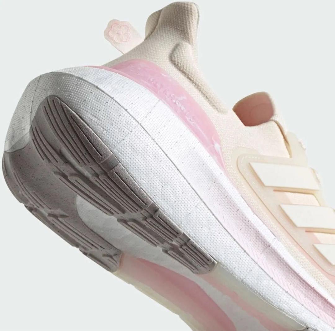 新品 定2.5万 adidas アディダス 軽量 ランニングシューズ 27cm