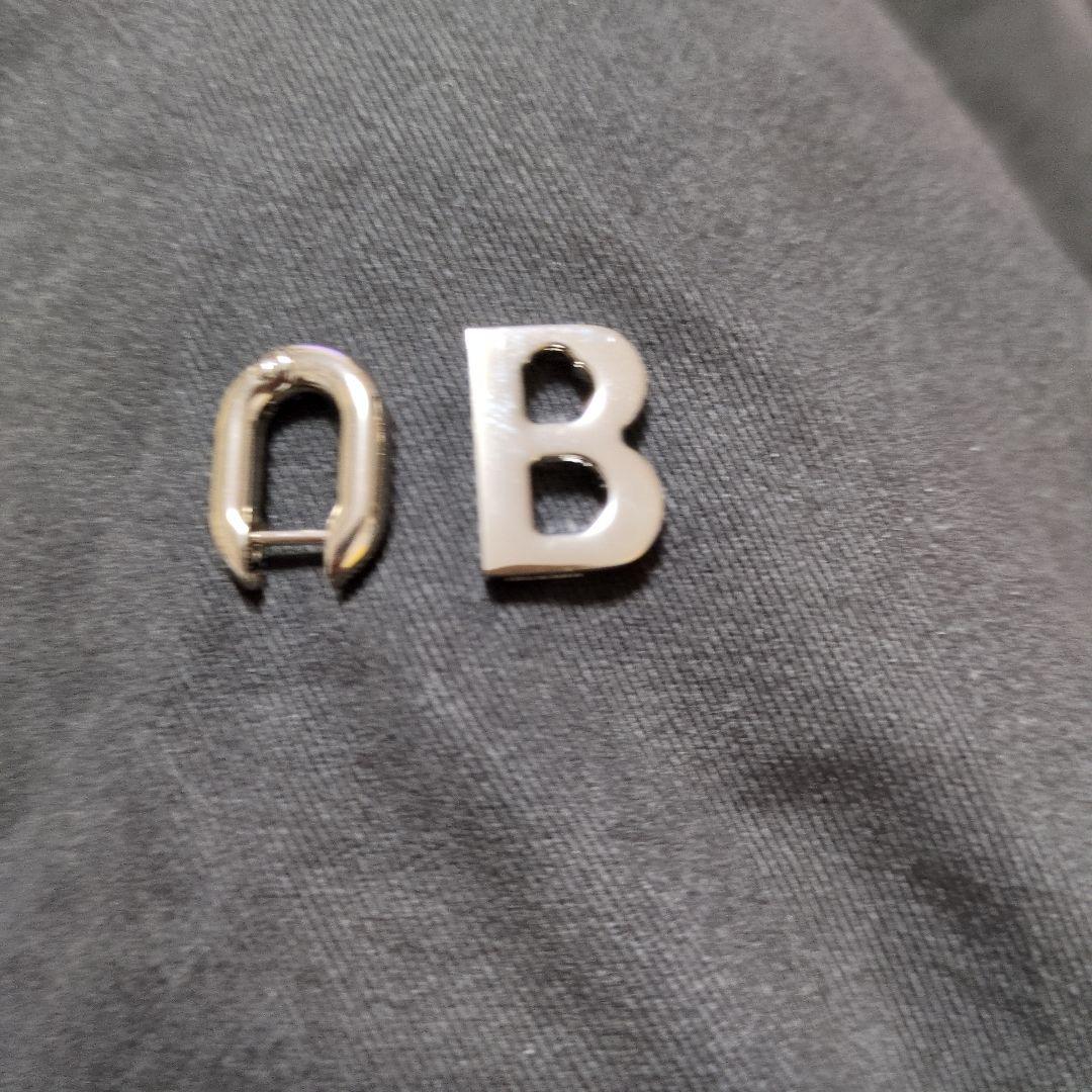 BALENCIAGA Bロゴ ピアス(両耳用)