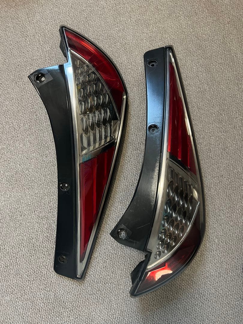 日産 フェアレディZ Z33 LEDテールランプ 左右セット 中古