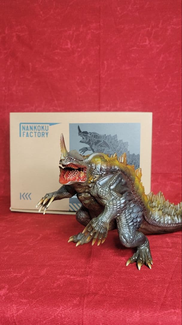 特*屋様 海洋堂メガサイズソフビキット完成品　ネロンガ　ガレージキット　原型松村