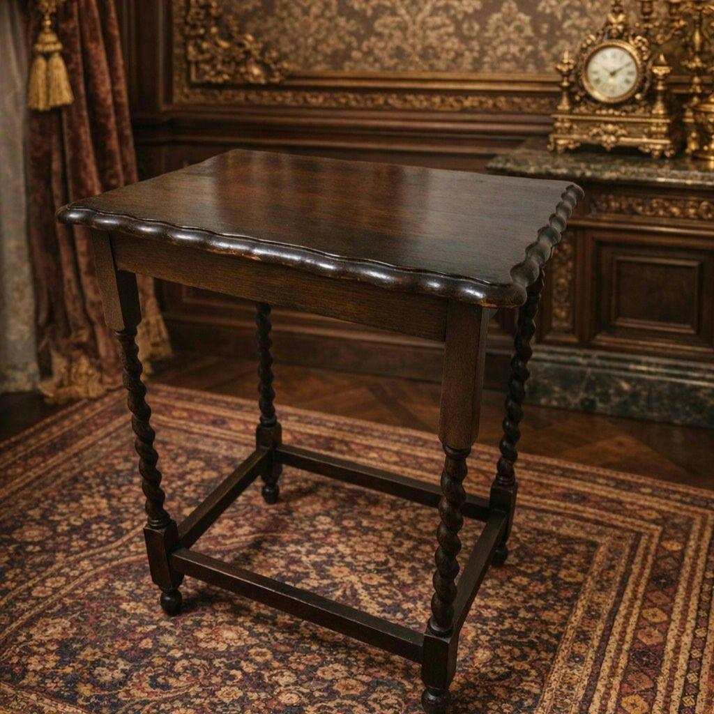 イギリス　アンティーク　ツイストレッグ　サイドテーブル　店舗什器