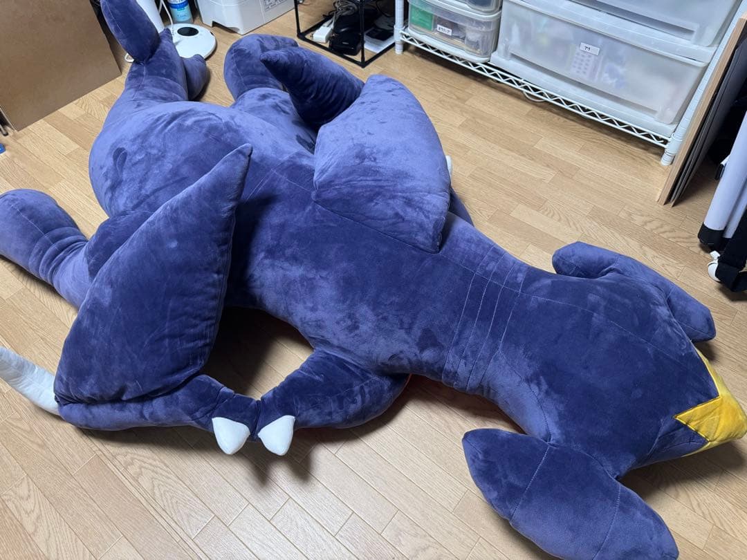 大きなガブリアスクッション