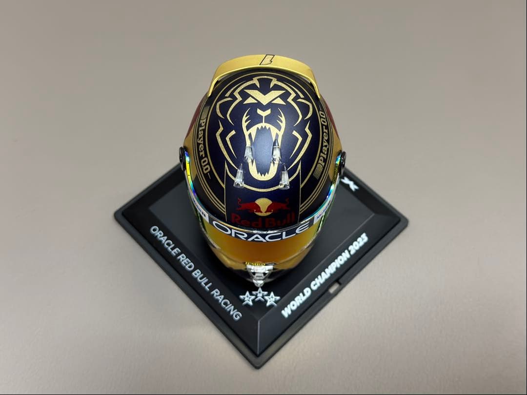 マックスフェルスタッペン 2023ワールドチャンピオンヘルメット 1/4スケール