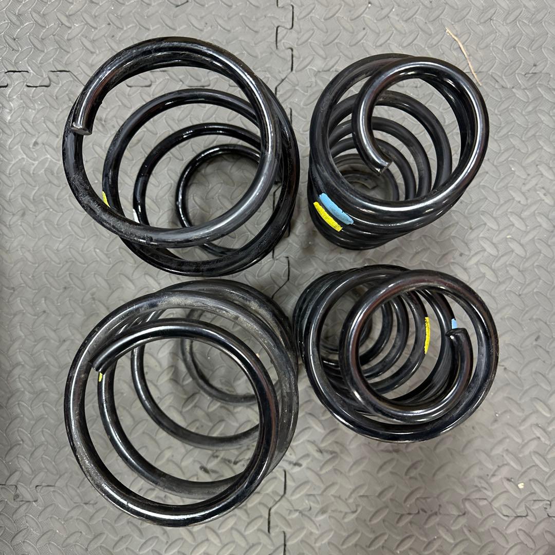 TOYOTA トヨタ 50系プリウス 前期 純正 サス スプリング バネ