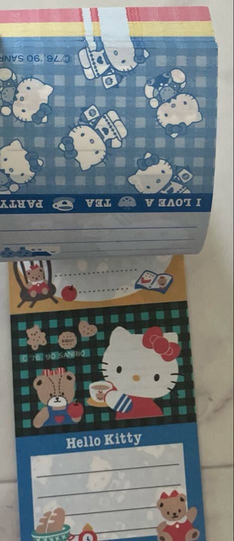 Hello Kitty ❤︎ レトロなメモ帳