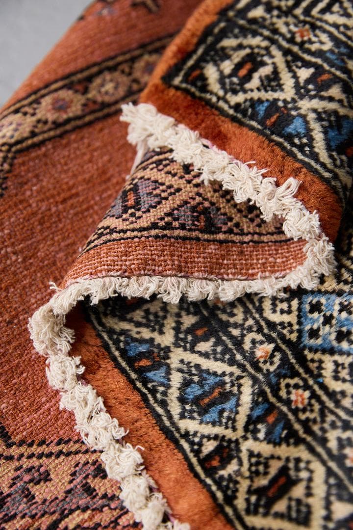 ヴィンテージラグ　トライバルラグ　パキスタン産（121×77cm）橙　茶　サンド