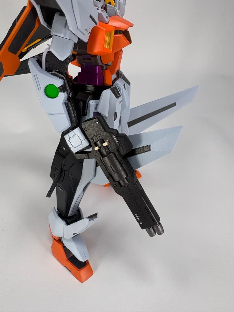 【全塗装完成品】HG 1/144 メタルロボット魂風 ガンダムキュリオス背景付き