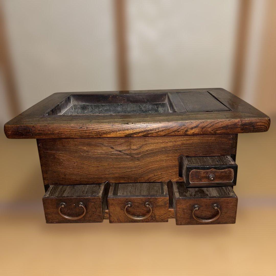 長火鉢、関西火鉢、中古品、引き出し付きになります。