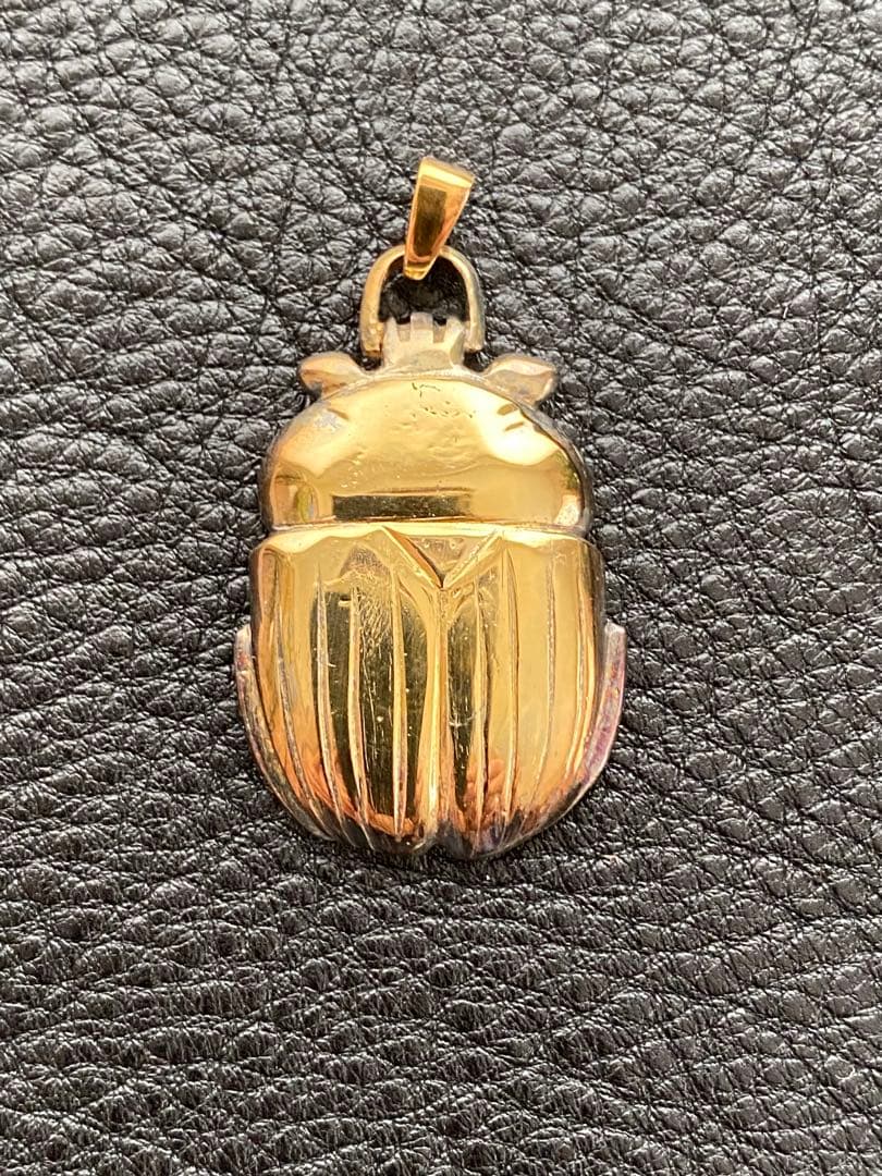 スカラベ　ペンダント