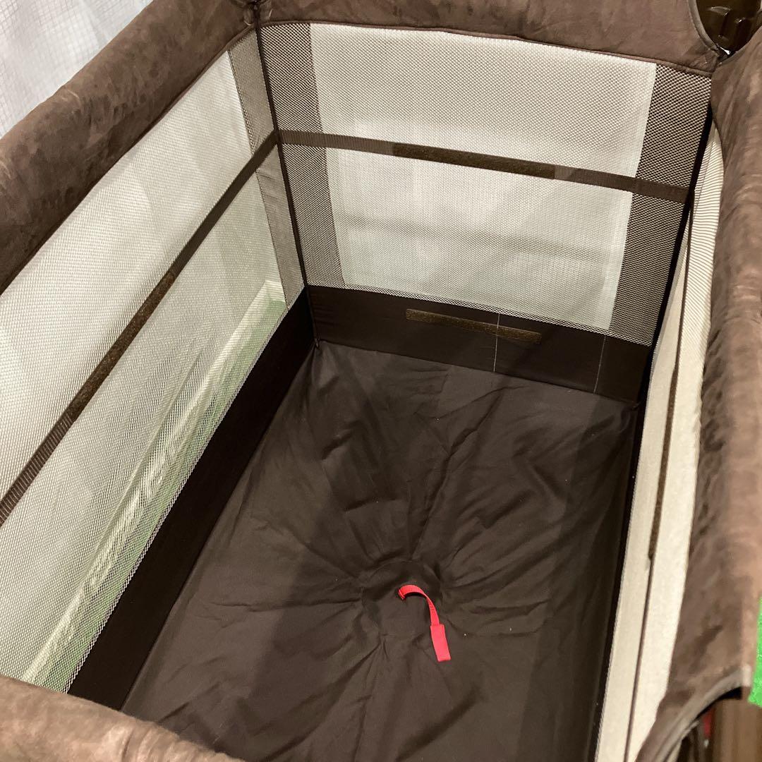 超美品 Aprica ココネルエアープラス ベビーベッド ブラウン 洗えるマット