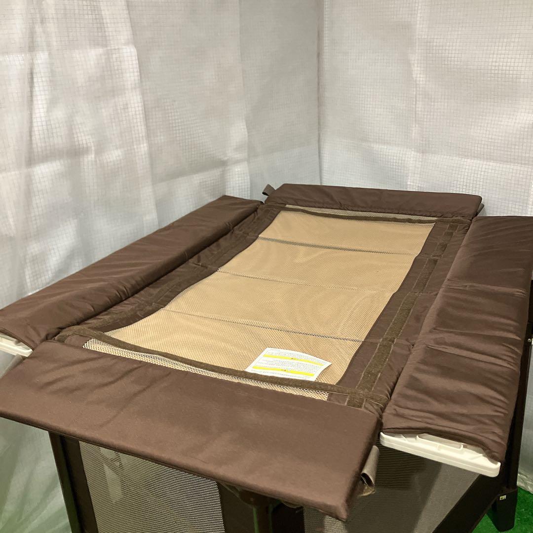超美品 Aprica ココネルエアープラス ベビーベッド ブラウン 洗えるマット