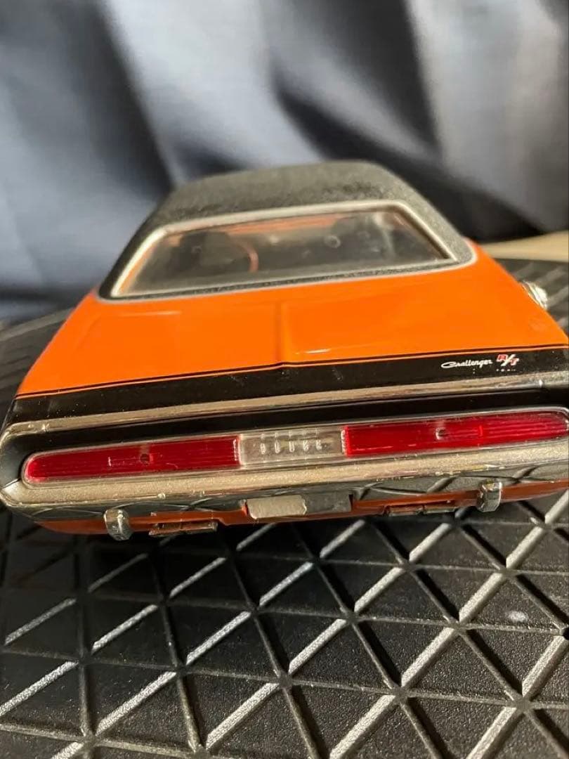 ジャンク 1/18Dodge Challenger