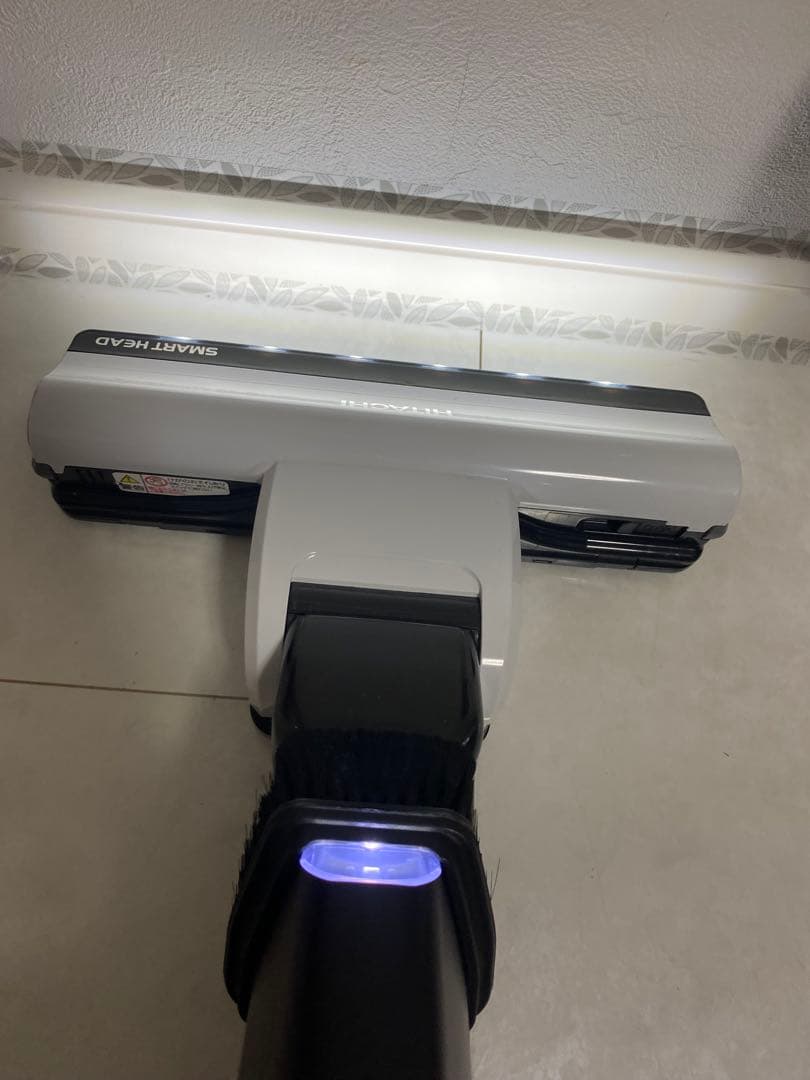 HITACHI コードレス掃除機 PV-BH900H　バッテリーの状態良好