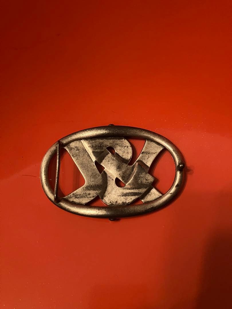 イヴ・サンローラン　バックル　時を超えるスタイル