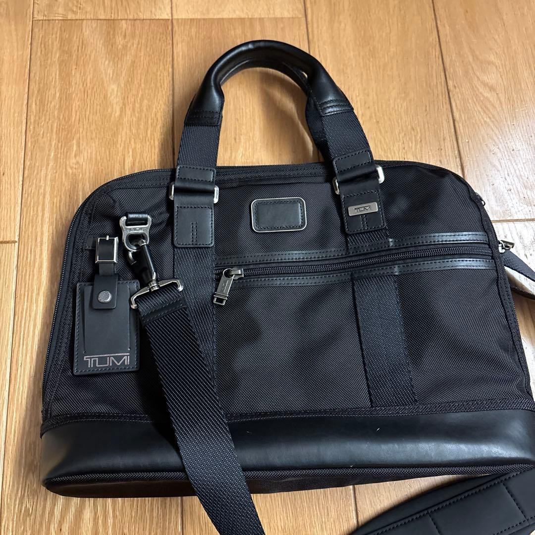 tumi ブリーフケース　黒