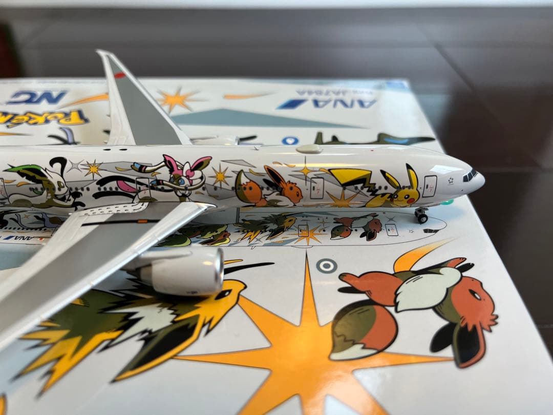 ANAボーイング777-300ERピカチュウ　イーブイジェット