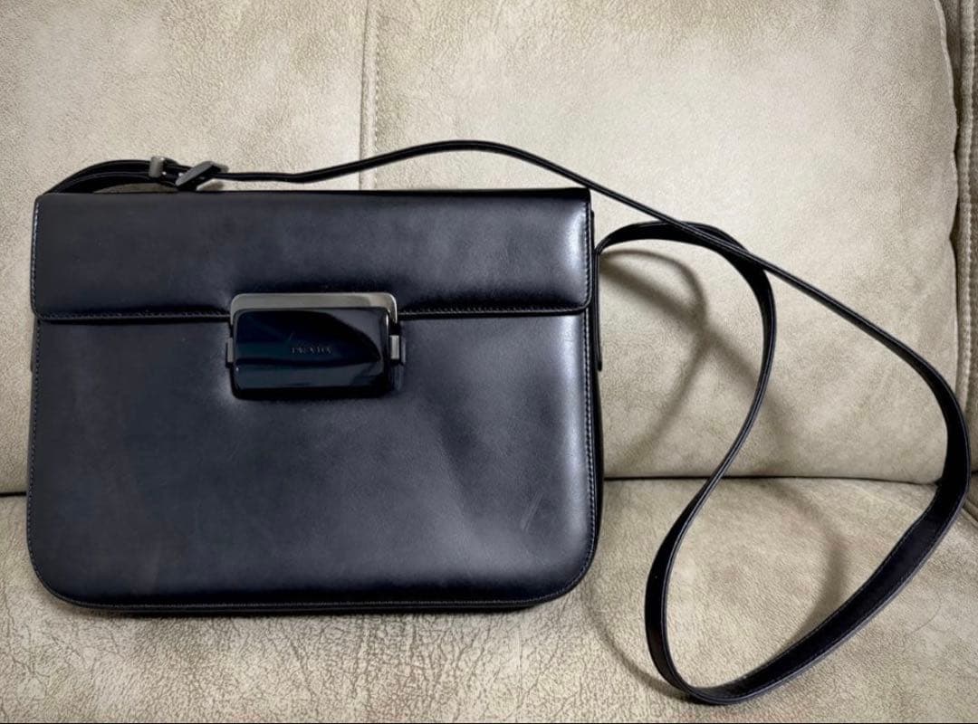 シ*ー様 PRADA ブラック ショルダーバッグ