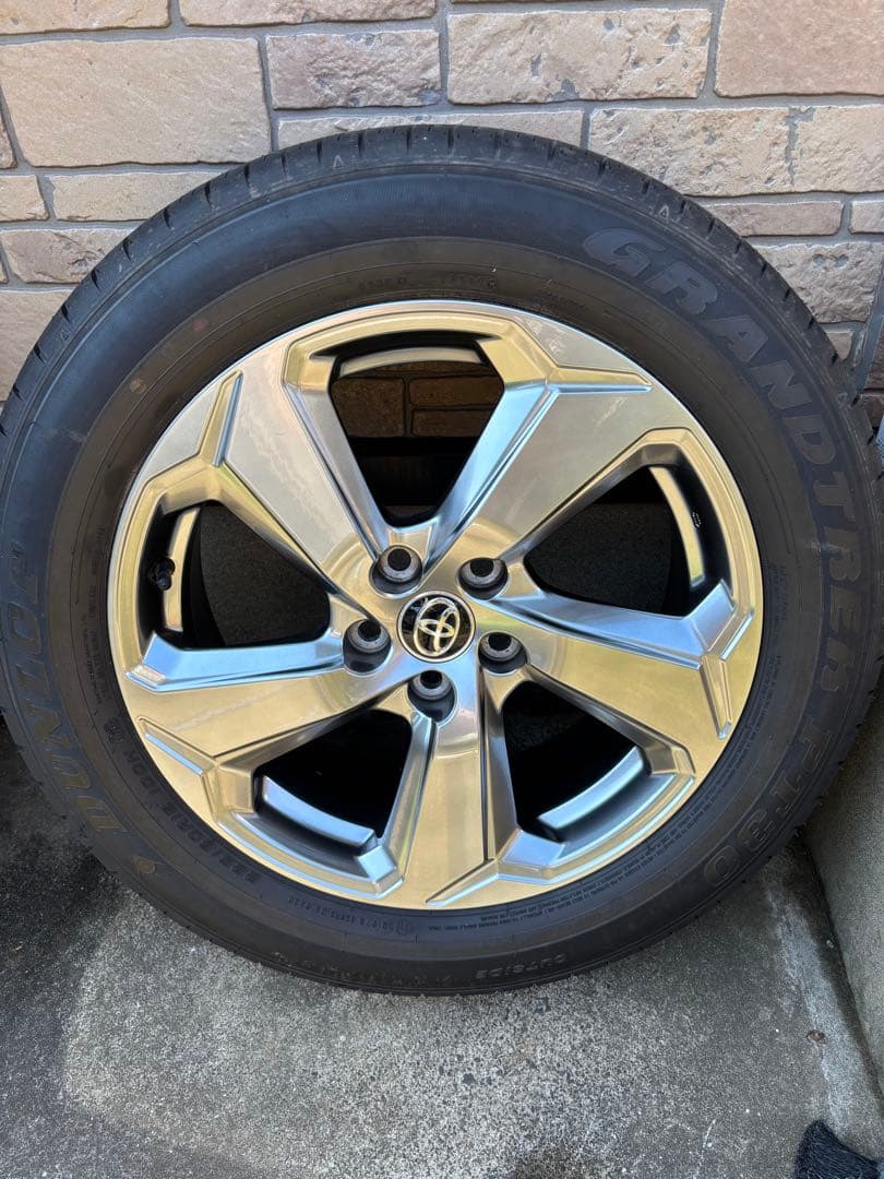 RAV4 Gグレードアルミホイール・タイヤ 4本セット　トヨタ純正品