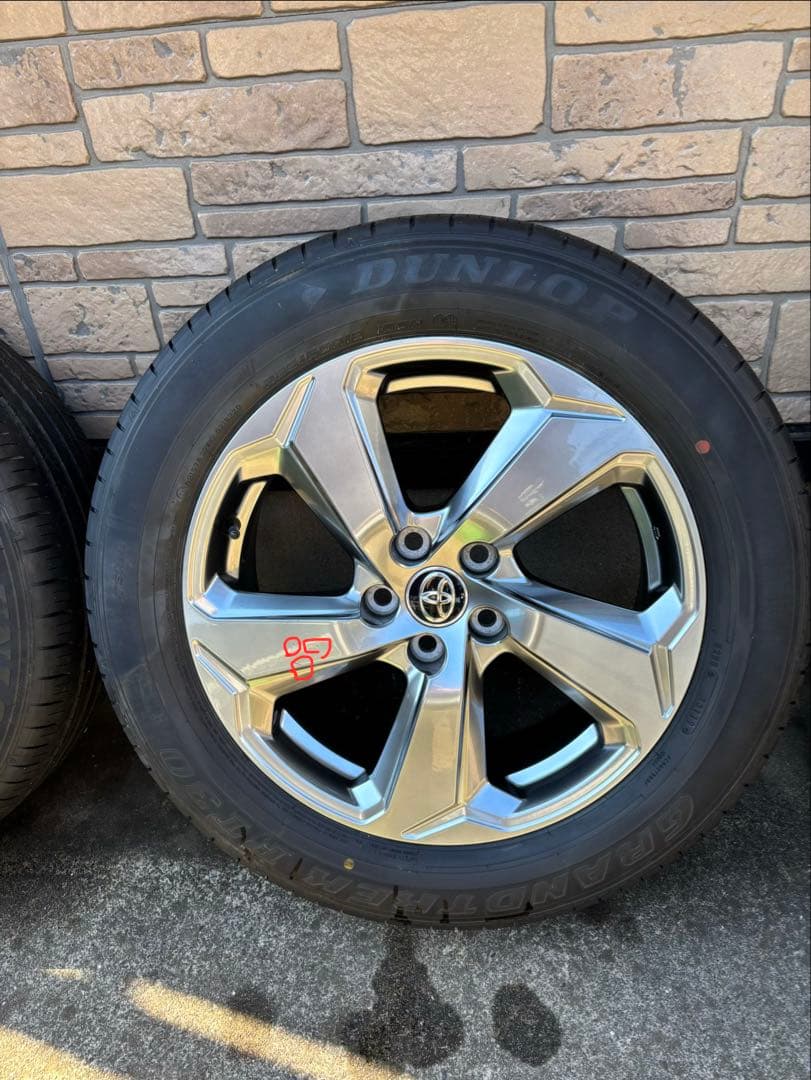 RAV4 Gグレードアルミホイール・タイヤ 4本セット　トヨタ純正品