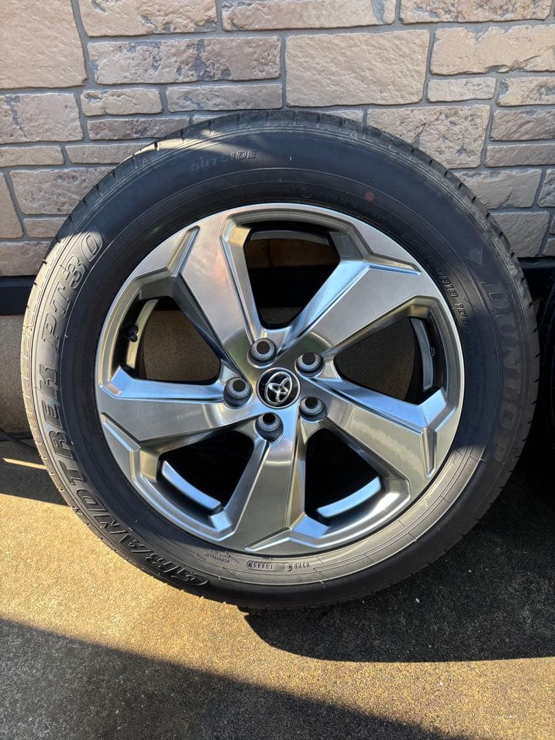 RAV4 Gグレードアルミホイール・タイヤ 4本セット　トヨタ純正品