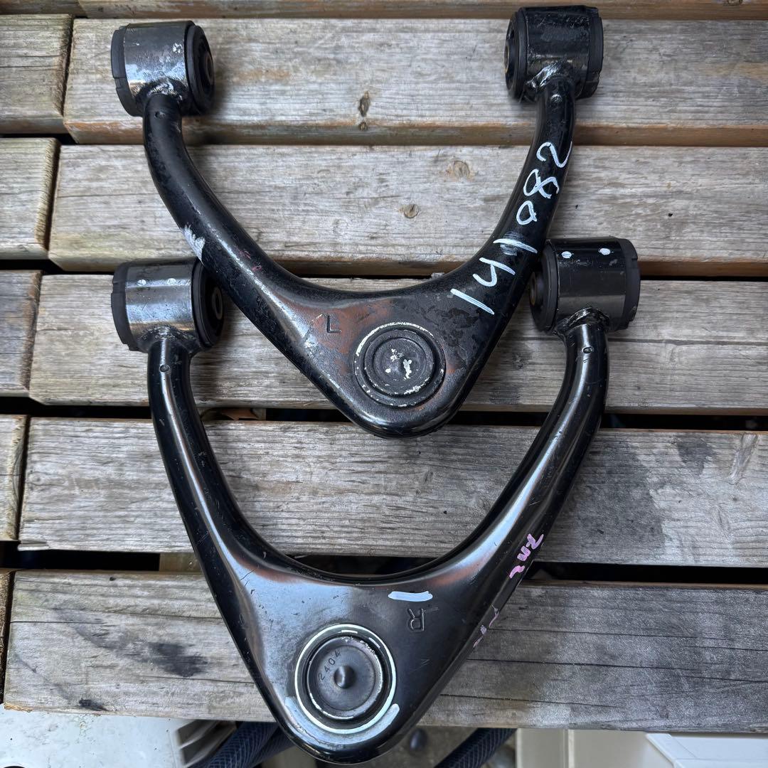 100系 チェイサー マークII クレスタ 純正 フロントアッパーアーム