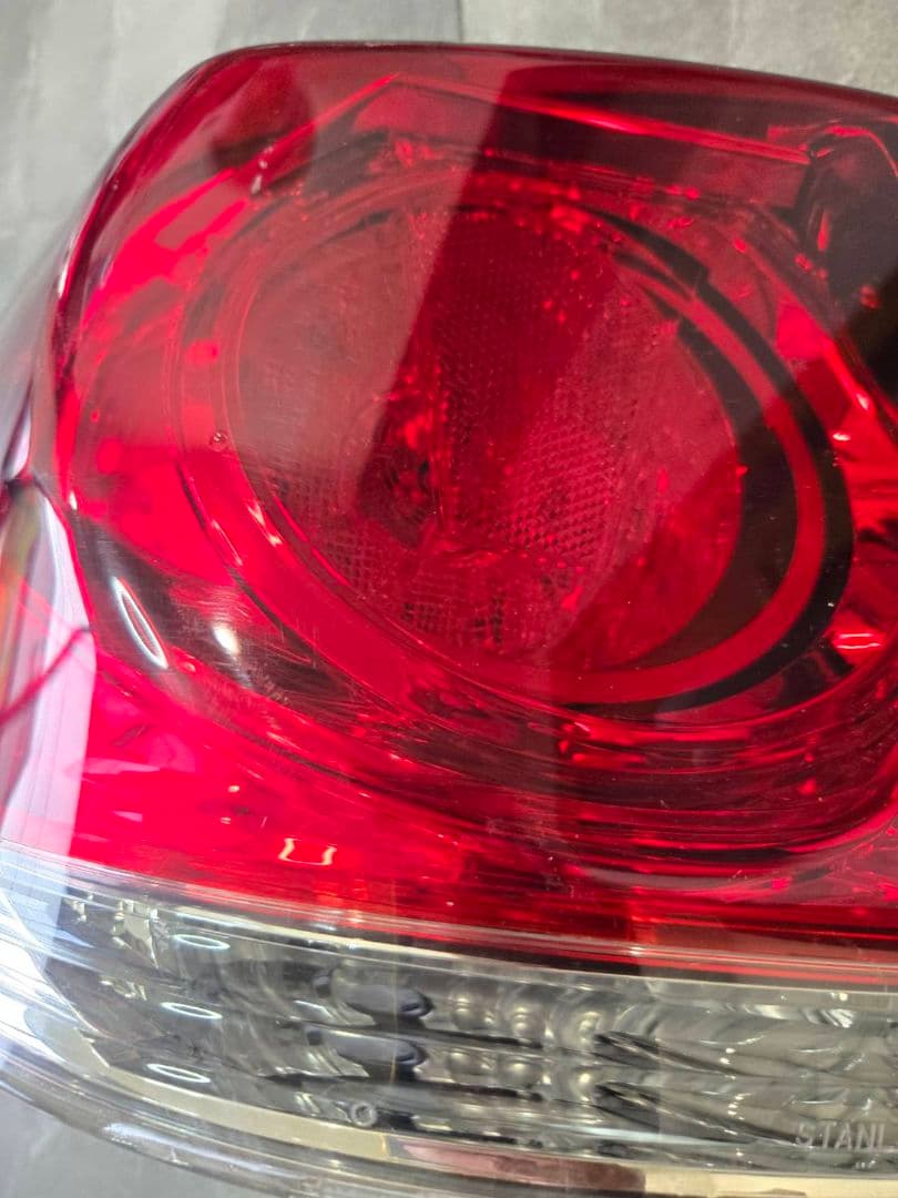 210系　トヨタ　クラウン　アスリート　テールランプ