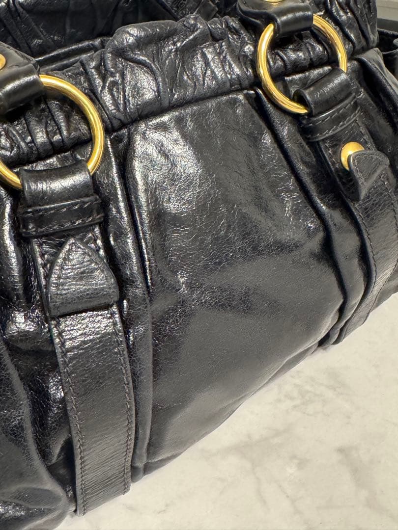 中古　MIU MIU（ミュウミュウ）　レザーハンドバッグ×