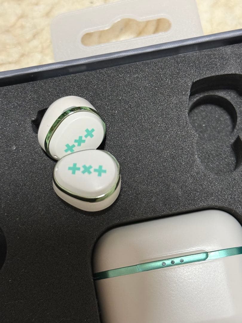 TXT ボムギュ ワイヤレスイヤホン GLIDiC グライディック