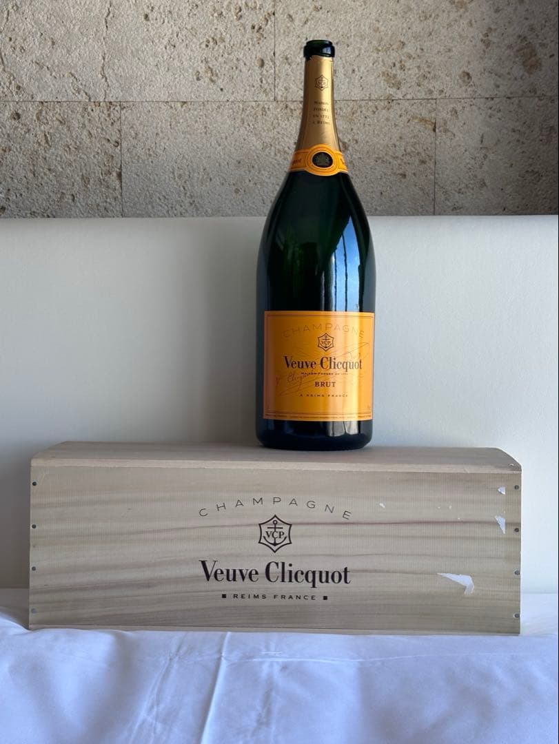 ヴーヴクリコ マチュサレム 6リットル 木箱付き(マグナムの4倍の大きさ)