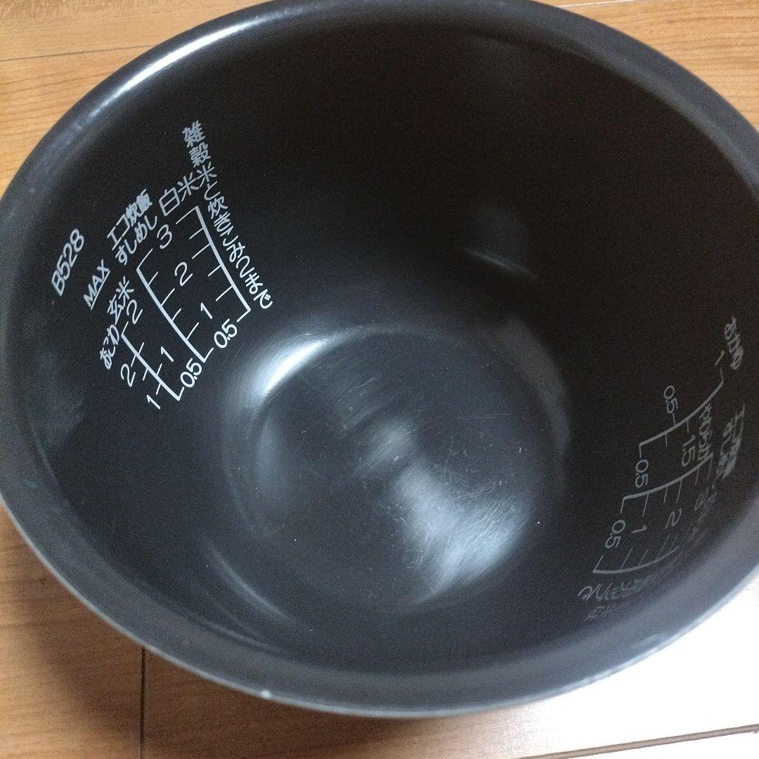 象印　ZOJIRUSHI　圧力IH炊飯ジャー 【極め炊き】2021年製　３合炊き