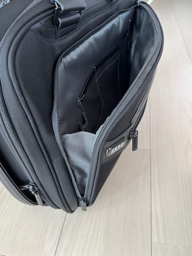 ZERO HALLIBURTON／ゼロハリバートン PRF 4 ビジネスバッグ